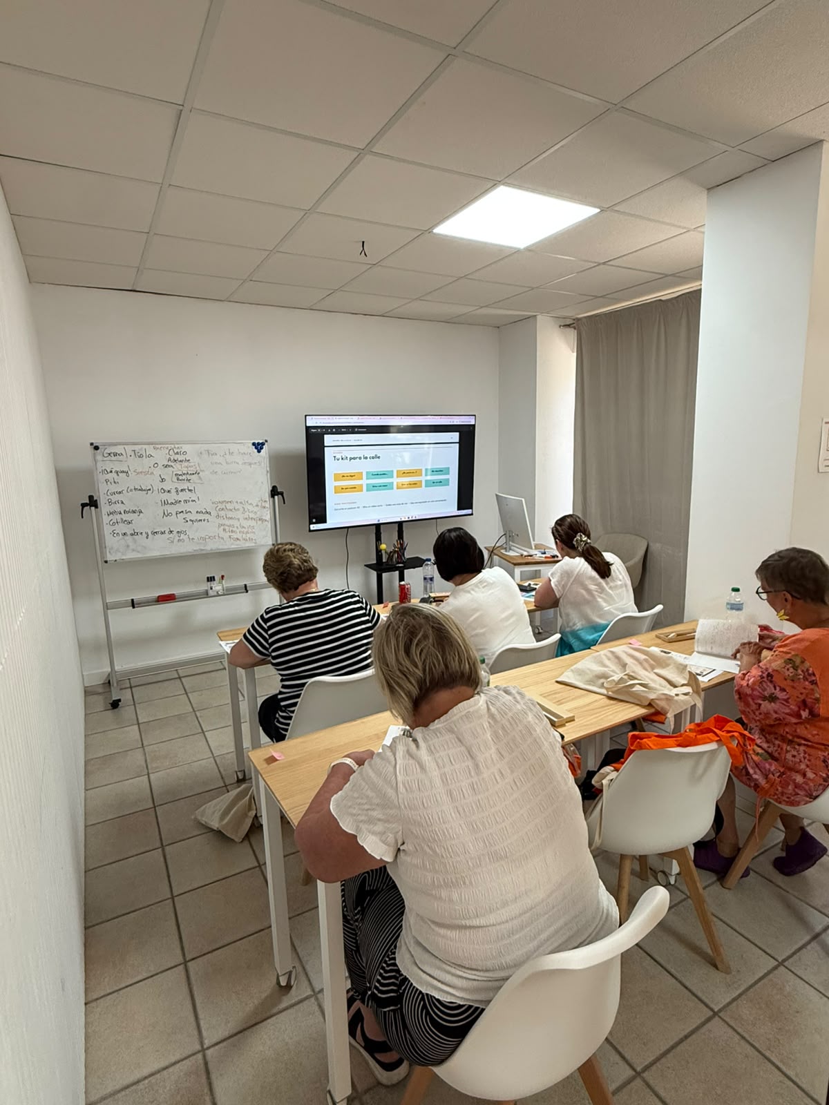 Alumnos en una clase de español